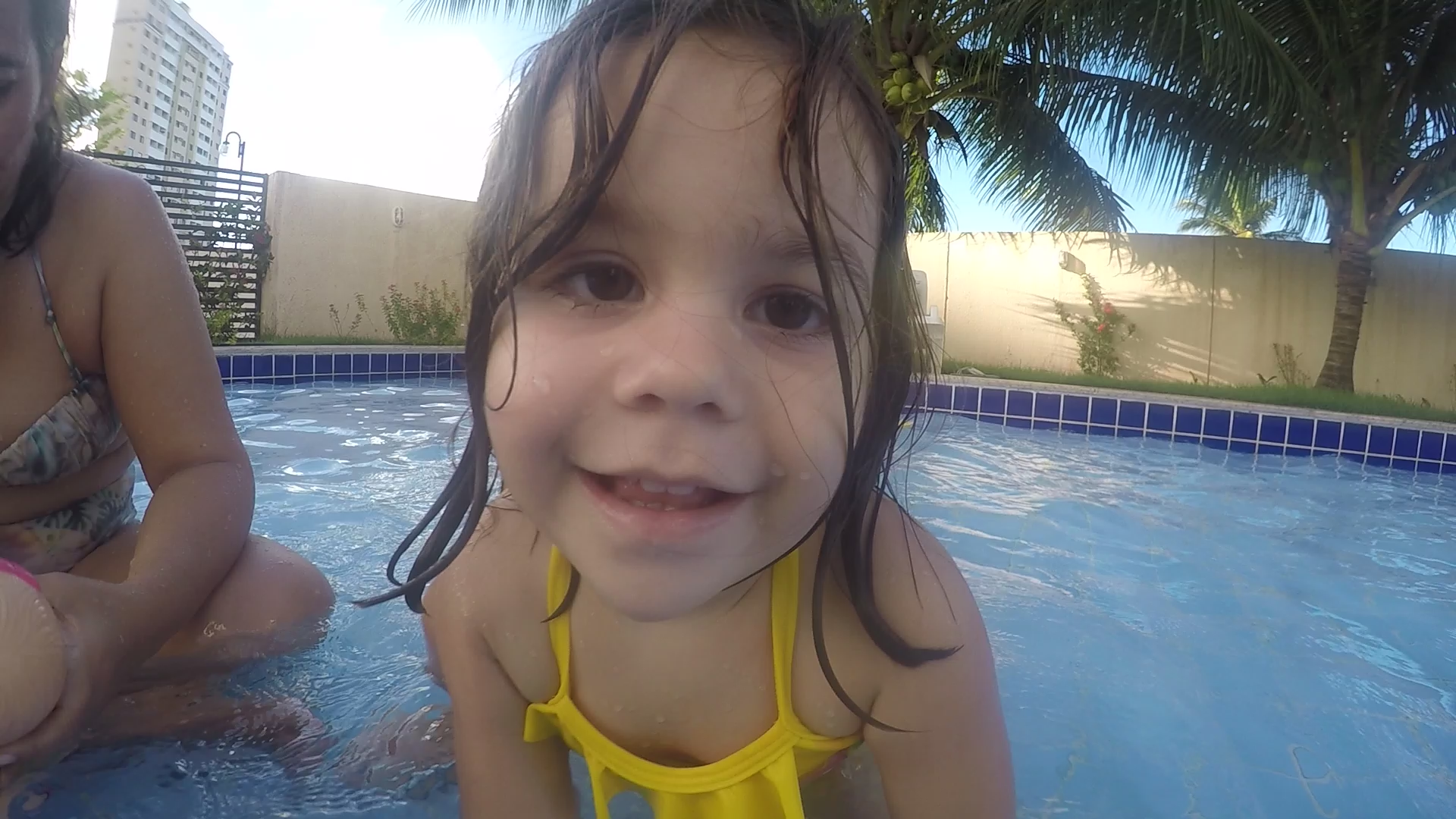 http://videos.introcdc.com/Canal/Vlogs/Luciano/Piscina uooou/GOPR4635.00_07_45_17.Quadro012.png
